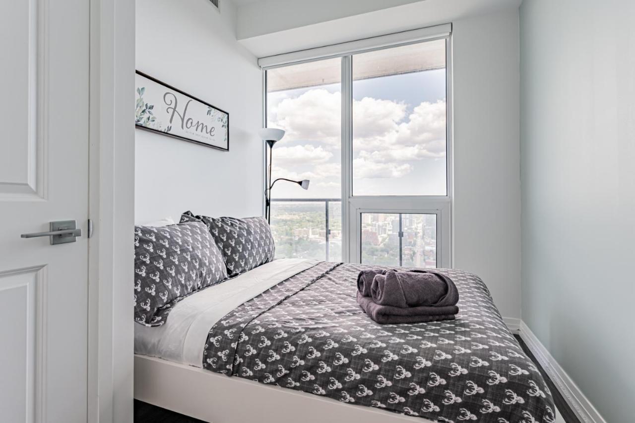 Luxury 2 Bedroom Condo High Floor Close To Eaton Center Toronto Esterno foto